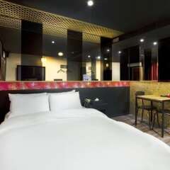 Film 37.2 Hotel питание