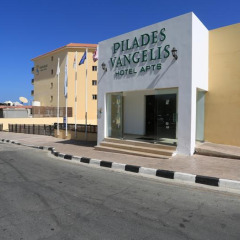 Отель Vangelis Hotel & Suites Кипр, Протарас - 4 отзыва об отеле, цены и фото номеров - забронировать отель Vangelis Hotel & Suites онлайн парковка