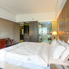 Guangzhou Pengda Hotel сейф в номере