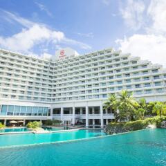 Отель Sheraton Laguna Resort Тамунинг бассейн фото 3