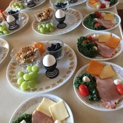 Отель Diana's Luxury Bed and Breakfast Канада, Ванкувер - отзывы, цены и фото номеров - забронировать отель Diana's Luxury Bed and Breakfast онлайн питание фото 3