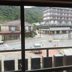 Guest House TSUDOI - Hostel Ундзен балкон