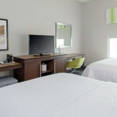 Отель Hampton Inn And Suites By Hilton Columbus Scioto Downs удобства в номере фото 2