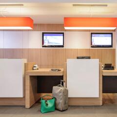 Отель ibis Düsseldorf Hauptbahnhof интерьер отеля