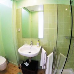 Отель Dukes Corner Guest House ванная