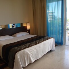 Отель Mercure Rimini Lungomare Италия, Римини - 8 отзывов об отеле, цены и фото номеров - забронировать отель Mercure Rimini Lungomare онлайн комната для гостей фото 4