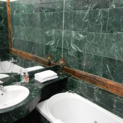 Отель Royal Road Residence ванная