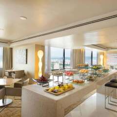 Отель DoubleTree By Hilton Kuala Lumpur Малайзия, Куала-Лумпур - 3 отзыва об отеле, цены и фото номеров - забронировать отель DoubleTree By Hilton Kuala Lumpur онлайн питание фото 2