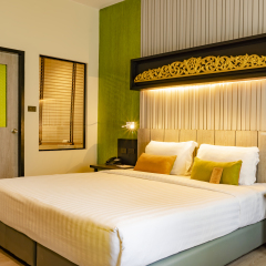 Отель Deevana Patong Resort & Spa сейф в номере