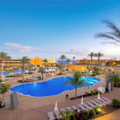 Отель Iberostar Playa Gaviotas Park - All Inclusive Испания, Джандия-Бич - отзывы, цены и фото номеров - забронировать отель Iberostar Playa Gaviotas Park - All Inclusive онлайн бассейн фото 3