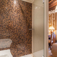 Отель Hôtel Saint Germain Des Prés ванная