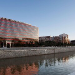 Отель NH Ribera del Manzanares Мадрид приотельная территория