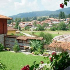 Отель Hadji Neikovi Guest Houses балкон