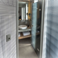 Отель LAVRIS City Suites ванная