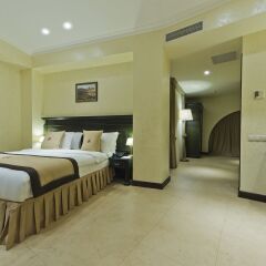 Отель Colosseum Marina Hotel Грузия, Батуми - отзывы, цены и фото номеров - забронировать отель Colosseum Marina Hotel онлайн сейф в номере