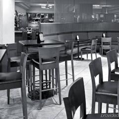 Отель Twelve & K Hotel Washington DC США, Вашингтон - отзывы, цены и фото номеров - забронировать отель Twelve & K Hotel Washington DC онлайн гостиничный бар