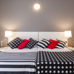 Отель Apartamentos Sercotel Togumar комната для гостей