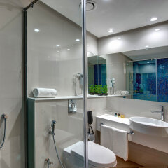 Al Khoory Inn in Dubai, United Arab Emirates from 97$, photos, reviews - zenhotels.com bathroom