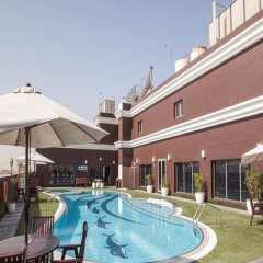 Ascot Hotel бассейн