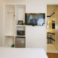 Golden Star Hotel - 60 Le Thanh Ton сейф в номере