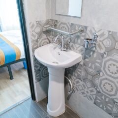 Отель 32 Steps Hostel Непал, Катманду - отзывы, цены и фото номеров - забронировать отель 32 Steps Hostel онлайн ванная фото 2