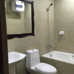 Отель Ocean Cruise Hotel Филиппины, Лапу-Лапу - отзывы, цены и фото номеров - забронировать отель Ocean Cruise Hotel онлайн ванная