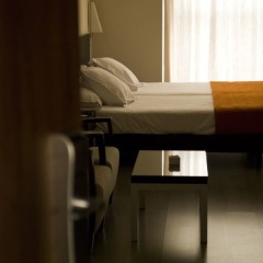 Отель Sercotel Suites Viena сейф в номере