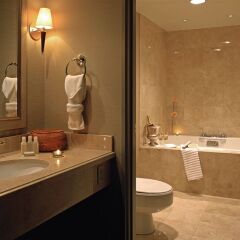 Отель Georgian Court Hotel Канада, Ванкувер - отзывы, цены и фото номеров - забронировать отель Georgian Court Hotel онлайн ванная фото 2