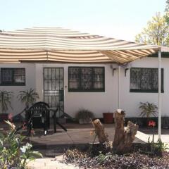 Отель Brackendene Lodge Extension 10 Габороне