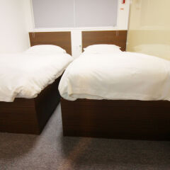 Philstay Myeongdong Central Hotel сейф в номере