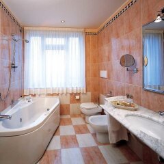 Отель Palace Hotel Moderno Италия, Порденоне - отзывы, цены и фото номеров - забронировать отель Palace Hotel Moderno онлайн ванная