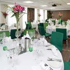 Отель Holiday Inn Express Bristol City Centre