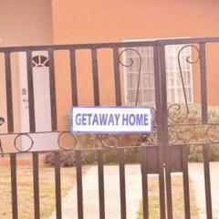 Отель Getaway Home парковка