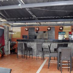 Kings Celia Hotel & Suites бассейн