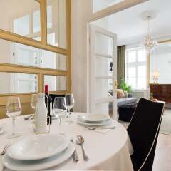 Отель Chestnut Suite - Luxury Home Downtown