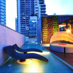 Отель Citrus Sukhumvit 13 by Compass Hospitality бассейн