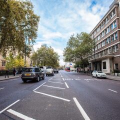 Отель Beautiful 4 Bedroom House in South Kensington