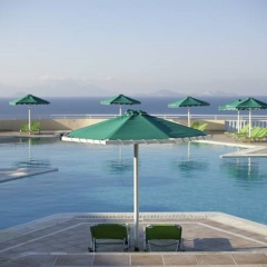 Отель Mitsis Family Village Beach Hotel Греция, Нисирос - отзывы, цены и фото номеров - забронировать отель Mitsis Family Village Beach Hotel онлайн бассейн