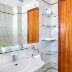 Отель - 2 Bedrooms with Pool and WiFi - 107867 Испания, Фуэнхирола - отзывы, цены и фото номеров - забронировать отель - 2 Bedrooms with Pool and WiFi - 107867 онлайн фото 10