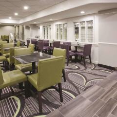 Отель La Quinta Inn & Suites Mpls-Bloomington West Блумингтон гостиничный бар