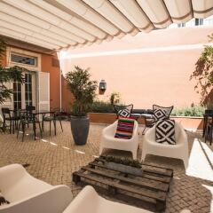 Отель Lapa 82 - Boutique Bed & Breakfast Лиссабон бассейн