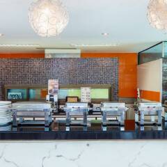 Отель Lasalle Suites & Spa питание