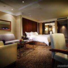 Отель Crowne Plaza Chongqing Jiefangbei интерьер отеля
