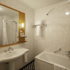 Отель Crowne Plaza Brussels - Le Palace ванная