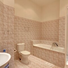 Гостиница Stn Apartments Near Hermitage в Санкт-Петербурге отзывы, цены и фото номеров - забронировать гостиницу Stn Apartments Near Hermitage онлайн Санкт-Петербург ванная фото 2