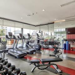 Отель Doubletree By Hilton Sukhumvit Бангкок фитнесс-зал фото 3