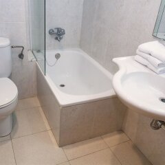 Отель Apartamentos Los Peces Rentalmar Испания, Салоу - 1 отзыв об отеле, цены и фото номеров - забронировать отель Apartamentos Los Peces Rentalmar онлайн ванная
