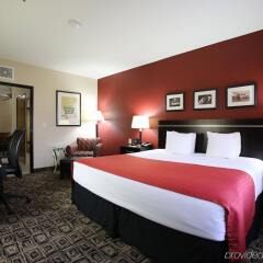 Holiday Inn Hotel & Suites Salt Lake City-Airport West комната для гостей фото 3
