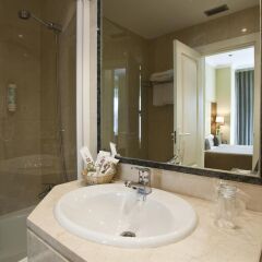 Hotel Suites Barrio de Salamanca ванная