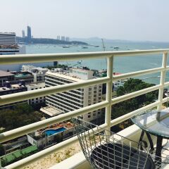 Отель View Talay 6 Pattaya Beach Condominium By Honey Паттайя балкон